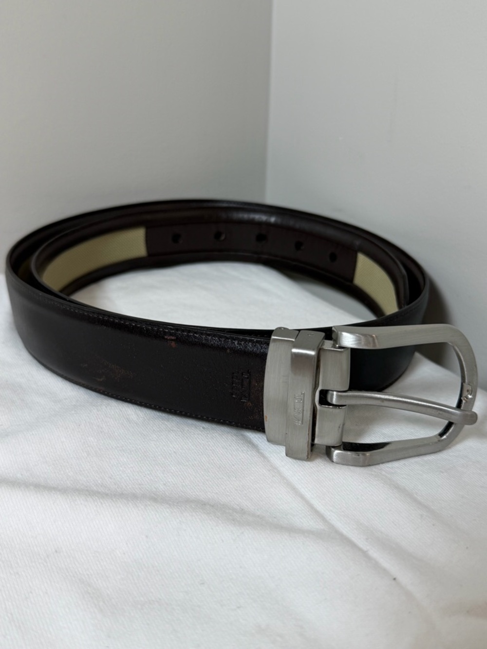 Tumi Size 34W Dark Brown Leather Belt with Silver Buckle